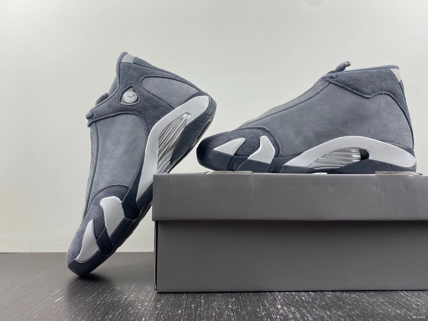 14 Jordan Retro Grey FJ3460-012 Flint  0924